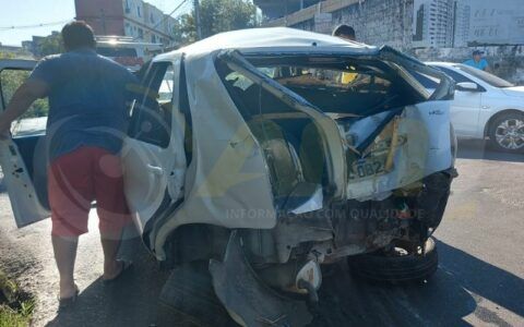 Dois motoristas ficam feridos após colisão entre carros no Parque Dez