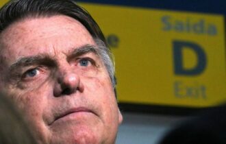 Decisão de inelegibilidade de Bolsonaro é enviada ao TCU