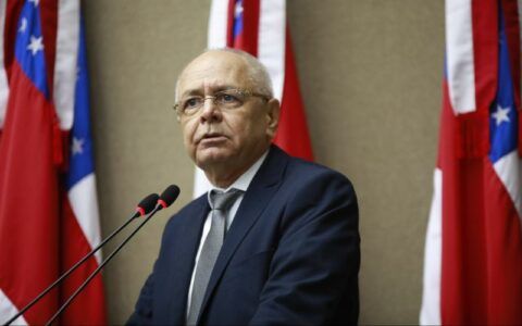 TRE-AM dá prazo para Ângelus Figueira devolver R$ 240 mil ao Tesouro