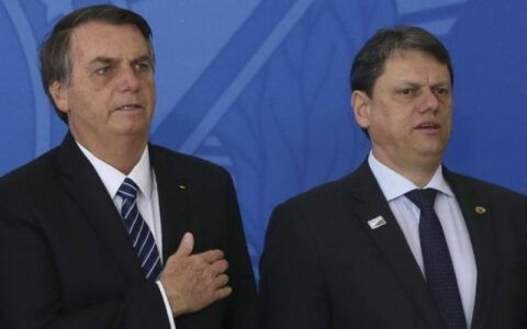 Bolsonaro se hospeda no Palácio dos Bandeirantes a convite de Tarcísio