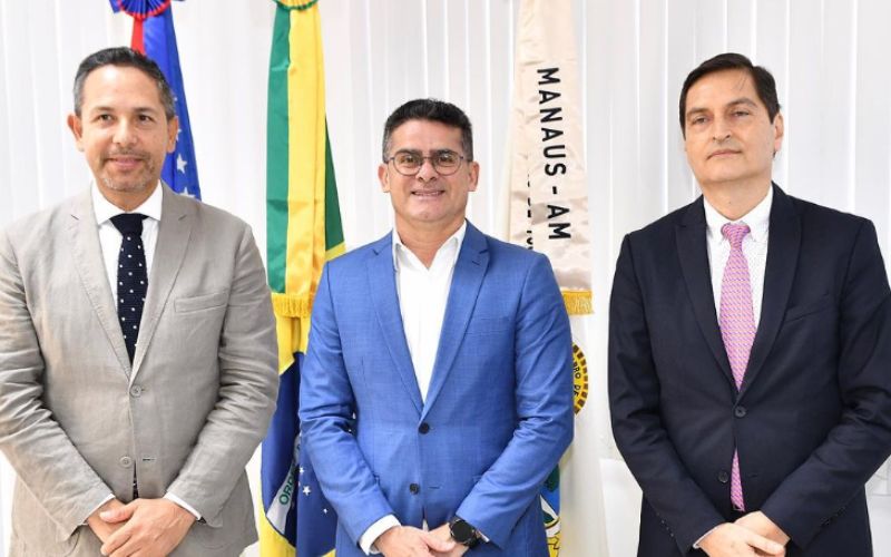 David Almeida traça ações com cônsules do Equador e Peru