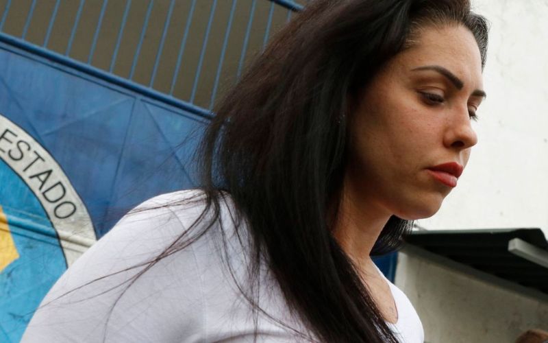 Acusada por morte do filho, Monique Medeiros volta à prisão