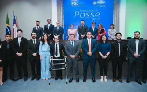 Procuradores e servidores aprovados em concursos tomam posse na PGE-AM