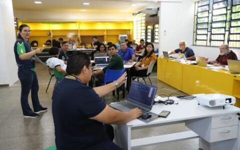 Escolas do AM terão aulas aos sábados após greve dos professores; veja