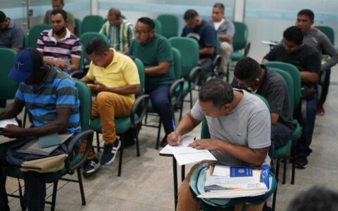 Confeiteiro é uma das 343 vagas de emprego nesta segunda-feira