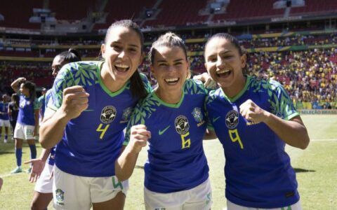 Copa Feminina de futebol inicia nesta quinta às 4h