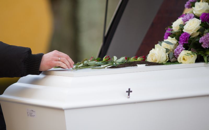 Licitação para serviços fúnebres em Coari é suspensa por irregularidades