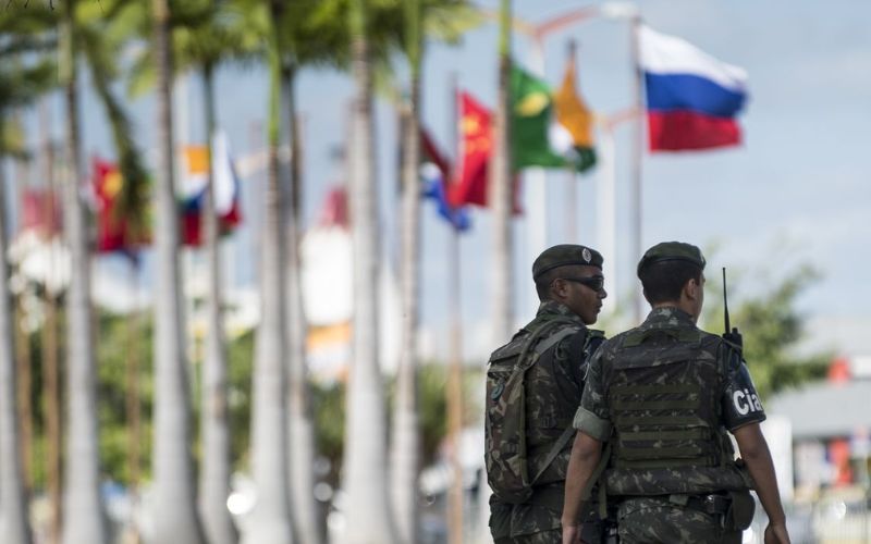 Ipea analisa alinhamento entre Brasil e EUA em cooperações militares