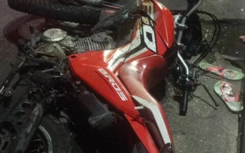Motociclista é lançado para dentro de igarapé ao colidir com carro em Manaus