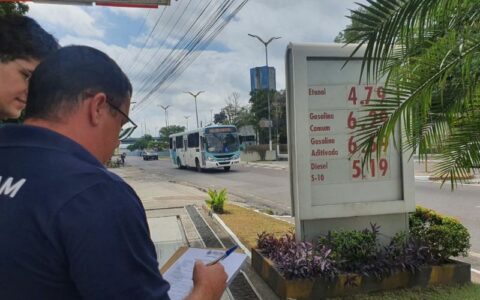Após aumento no preço, Procon fiscaliza postos de combustíveis de Manaus