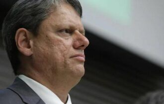 Tarcísio negocia para entrada de Republicanos no governo Lula