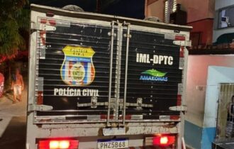 Corpo de homem é encontrado com cartaz às margens do Rio Negro, em Manaus