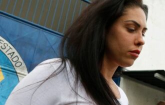 Acusada por morte do filho, Monique Medeiros volta à prisão
