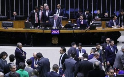 Governo libera recorde de emendas às vésperas de votação da reforma