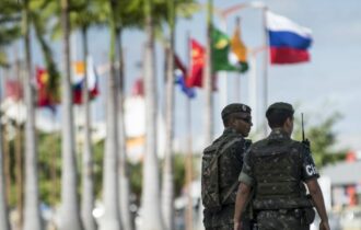 Projeto aumenta punição a militar que atenta contra a democracia