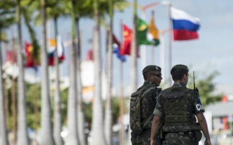 Projeto aumenta punição a militar que atenta contra a democracia