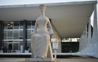 STF tem 3 a 2 para suspender pensão vitalícia de governadores do AM
