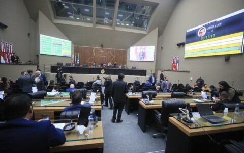 Deputados do AM criticam a construção do lixão no Tarumã