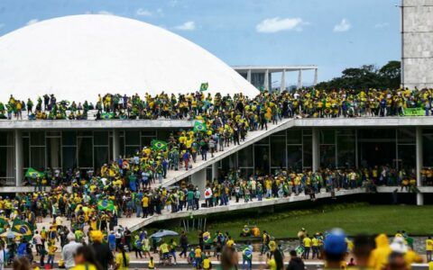 PGR vai ao STF contra lei de Porto Alegre que celebra atos golpistas