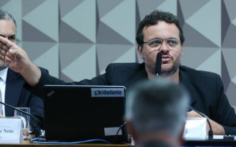 Fotógrafo diz ter visto tropas perto do Palácio do Planalto invadido
