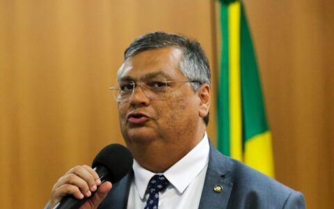 Flávio Dino diz que suspensão do Dia do Patriota é 'questão de tempo'