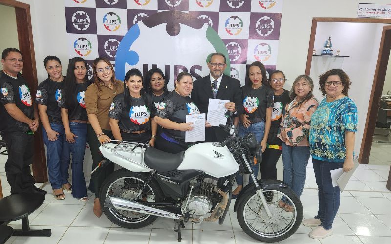 Instituição filantrópica recebe motocicleta e outros materiais da Semad