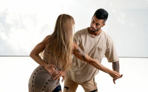 PL que proíbe danças sensuais nas escolas é aprovado na CMM