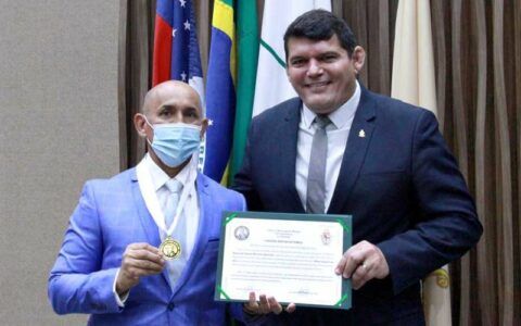 CMM pode retirar medalha concedida a policial, após advogado ser baleado