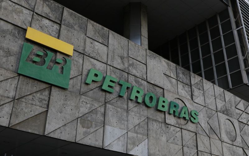 Lucro líquido da Petrobras cai 24,6% em relação a trimestre anterior