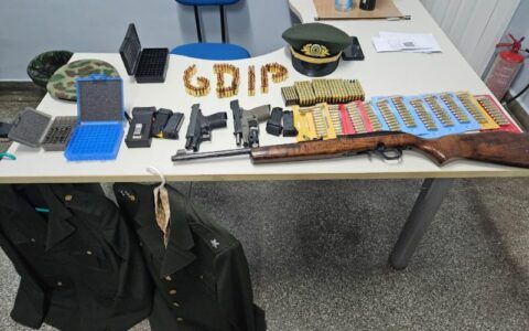 Homem é preso ao se passar por capitão do Exército e ameaçar ex-patrão
