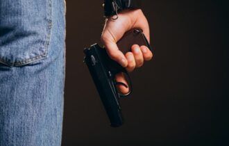 Senado aprova PL que exige exame toxicológico para porte e posse de arma
