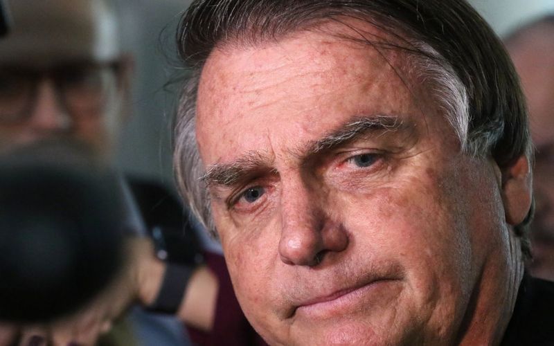 Bolsonaro diz ter ‘vergonha’ de falar sobre grupo golpista do WhatsApp