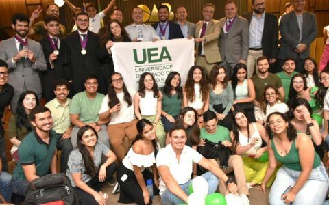Alunos da UEA conquistam prêmio de melhor equipe em júri simulado da OAB