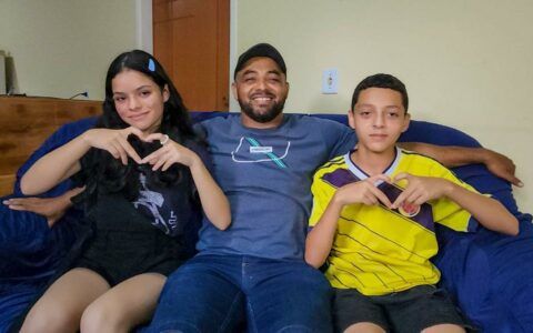 Pai solo deixou o interior para criar os filhos na capital amazonense