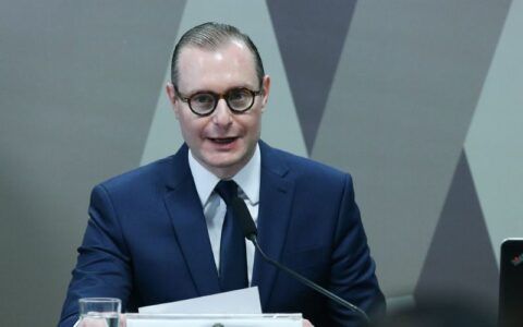 Decisão de Zanin sobre permissão de silêncio a coronel da PM causa debate