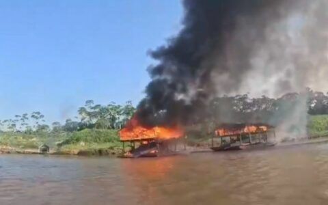 Flávio Dino comemora a destruição de dragas de garimpo no AM