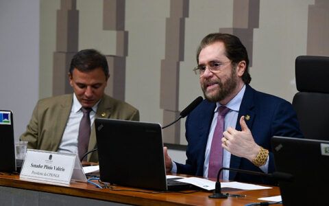 Plínio diz que governo federal tem relação 'promíscua' com ONGs