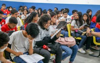 Projeto de prevenção às drogas é levado à escola municipal de Manaus