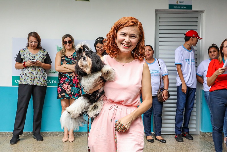Vacinação antirrábica chega a 23 bairros nesta semana em Manaus; veja datas