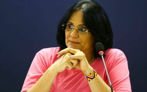 MPF quer R$ 5 mi de Damares por espalhar fake news sobre estupro em Marajó