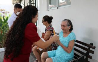 Com onda de calor, nutricionista alerta para o cuidado com os idosos