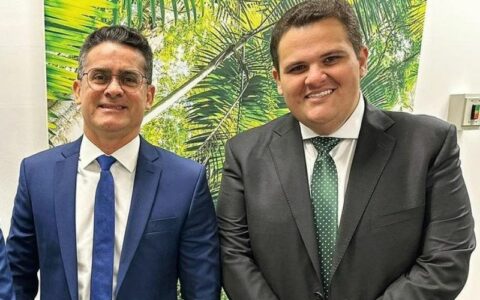 Mesmo de férias, Renato Júnior 'pega carona' e vai com David para os EUA