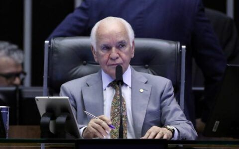 Câmara aprova urgência para PL que limita juros do cartão de crédito