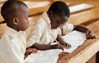 Avanço da pobreza e educação falha: desafios urgentes para o País
