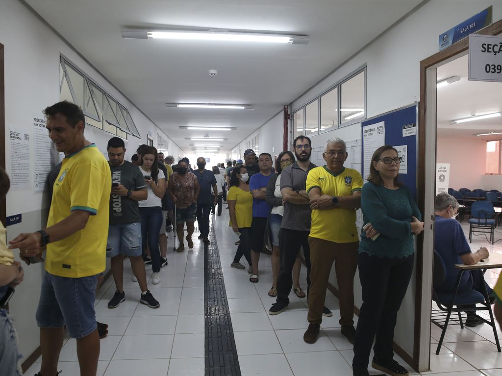 Especialistas analisam os impactos do crescimento tímido do eleitorado em Manaus