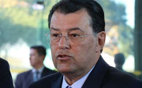'Para além dos governos e mandatos', diz Braga sobre reforma tributária