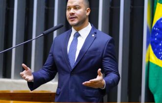 Adail paga dívida de campanha e AGU diz que deputado não pagou o valor correto