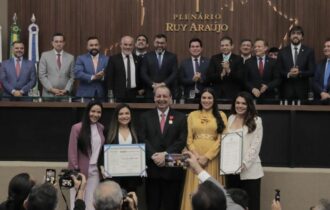 Esquerda e direita se unem para homenagear Omar Aziz na Aleam