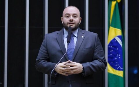 Fausto Jr. engrossa coro na Câmara contra ação do Ibama no AM