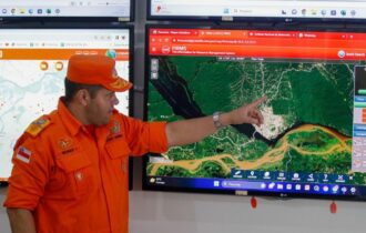 134 homens trabalham no combate a incêndios no Arco do Fogo, no sul do AM